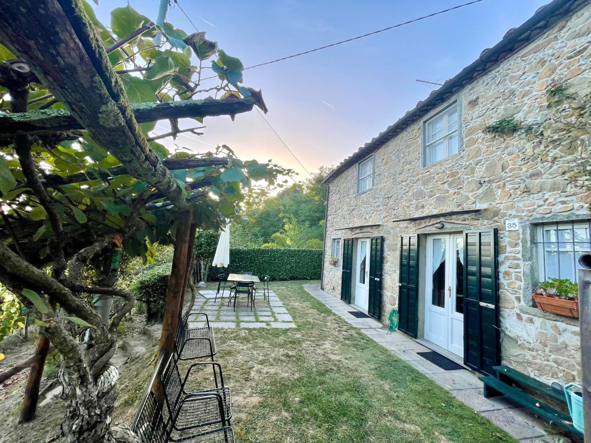 Вілла La Casa In Valli 35 Баньї-ді-Лукка Екстер'єр фото